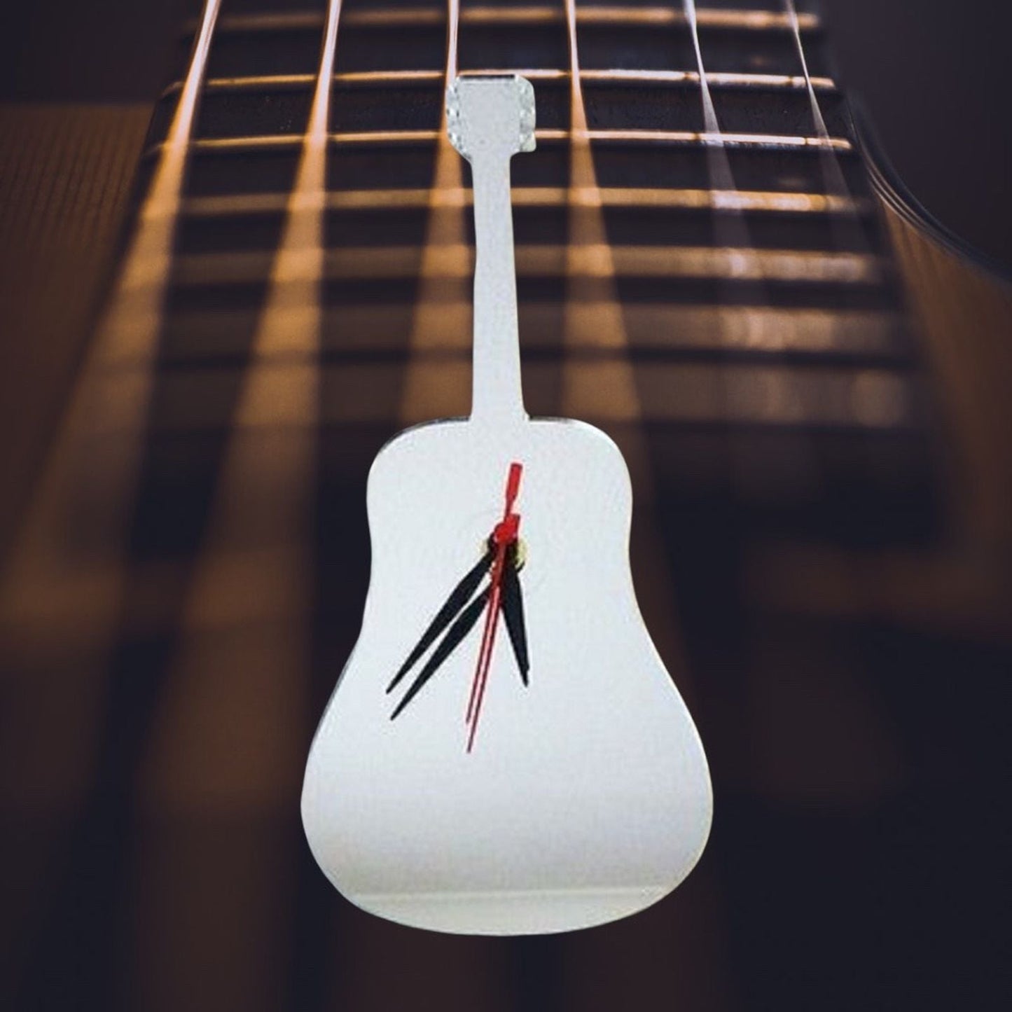Horloges en forme de guitare acoustique - Plusieurs choix de couleurs