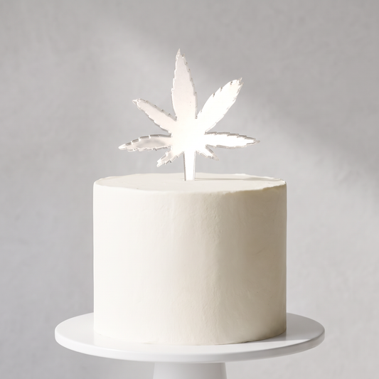 Leaf-Shaped Cake Toppers for Nature-Themed Decorations